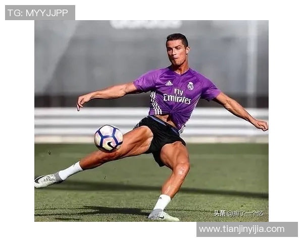 足球明星穿西装尽显帅气风采 彰显个人魅力与职业素养